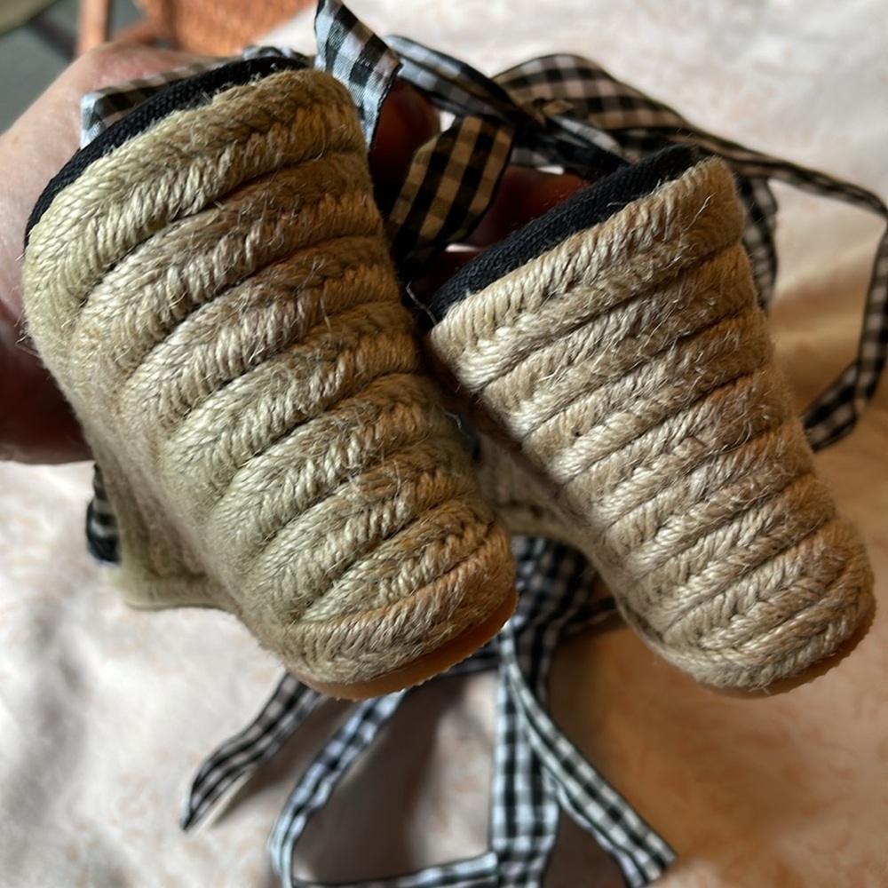 Tommy Hilfiger Blank White Gingham Plaid Wedge Lace Tie Shoes - Picture 9 of 10